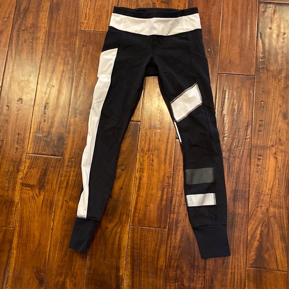 Lululemon leggings, white and silver reflective stripes - Picture 1 of 5
